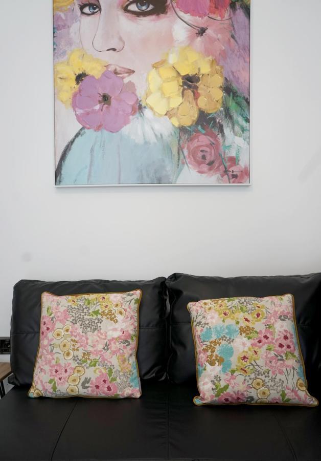 Luxury London Garden Home Sleep 7, 2 Mins To Metro Экстерьер фото